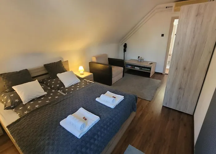 Szitakoeto Apartment *